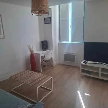 Le Grain De Sel Apartment